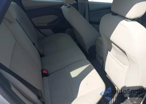 2015 Ford Focus Se z USA, uszkodzony, nr VIN 1FADP3K21FL317795